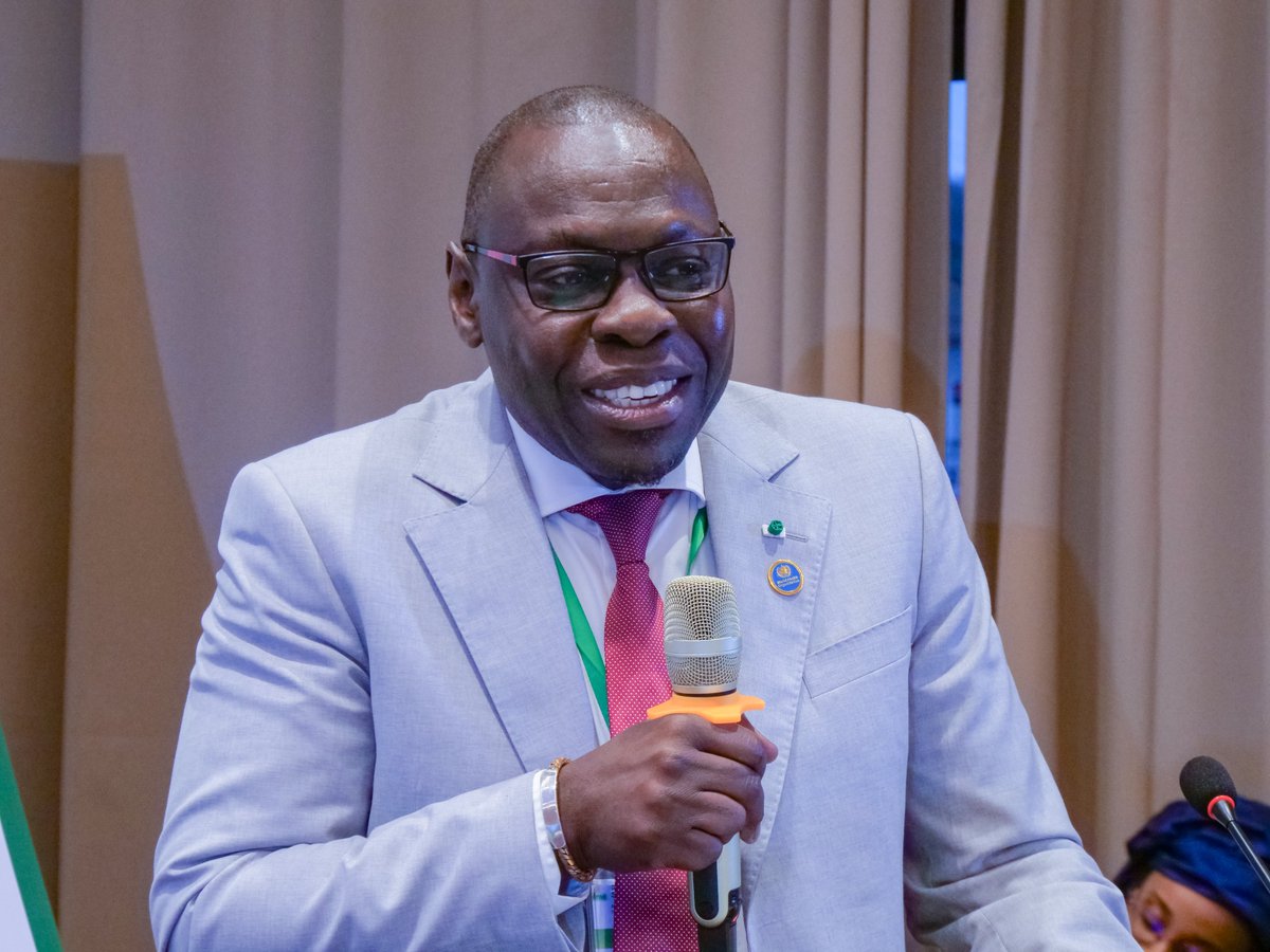 PasteurDakar's tweet image. Ouverture des 6e Journées Scientifiques du HOGIP à Dakar sur le thème : Souveraineté sanitaire – Enjeux et perspectives.
🔬 Conférence inaugurale par Dr Ibrahima Socé Fall, DG @PasteurDakar.
👏 Hommage au Pr Serigne Maguèye Gueye.
#HOGIP2025 #SantéPourTous #OneHealth #MSAS