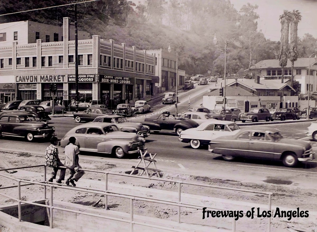 FreewaysLA's tweet image. c. 1930, c. 1950 & 2022 - Facing NE across Coast Hwy (then US-101 Alt, now PCH CA-1) at Chautauqua Blvd/Channel Rd in Santa Monica (Ernest Marquez Collection & Google Street View).