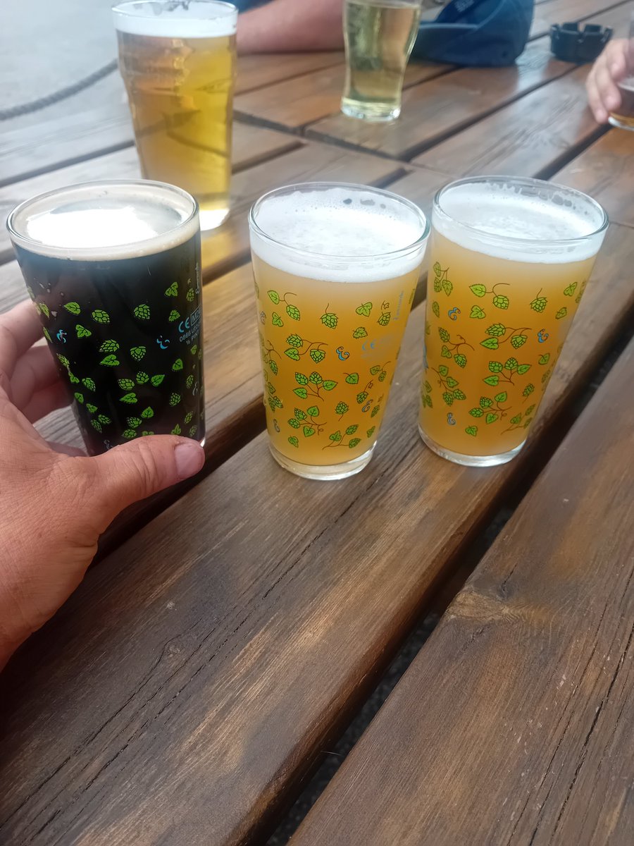 Over at <a href="/CrownInnBeeston/">The Crown Inn</a> and drinking <a href="/BlackIrisBrewer/">Black Iris Brewery</a> Floating Into The Void, <a href="/BangTheElephant/">Bang The Elephant Brewing Co.</a> Tagged DDH Pale Ale, <a href="/Lunebrewco/">Lune Brew Co.</a> Caked Chocolate Brownie Stout, <a href="/thornbridge/">Thornbridge Brewery</a> Crackendale&amp; Pink Grapefruit Halcyon,  <a href="/BlackLodgeBrew/">Black Lodge Brewery</a> My Elusive Dream and <a href="/AbbeydaleBeers/">Abbeydale Brewery</a> Okarito , yummy