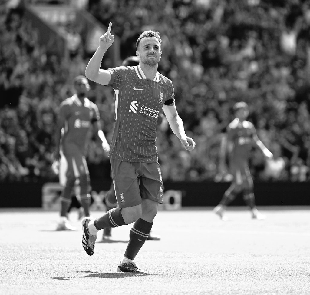 CaminhantesLFC's tweet image. Eu, assim como muitos torcedores do Liverpool não ingleses, espalhados pelo mundo, amanhecemos essa manhã não apenas com uma notícia trágica, mas com um sentimento de vazio, porque mesmo sendo alguém distante, Diogo era parte do nosso cotidiano como torcedor. Nos jogos mais…