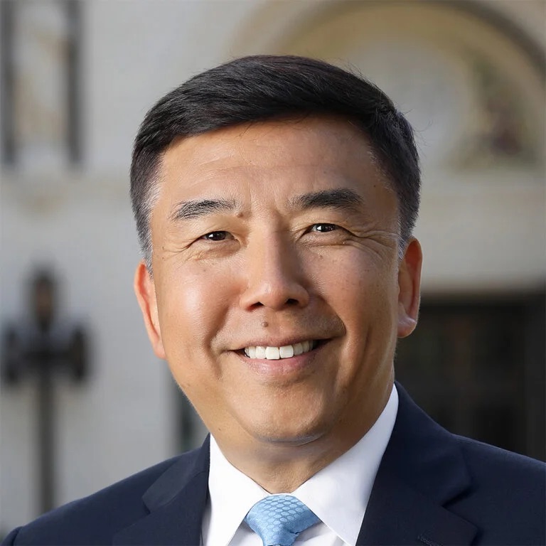 🎉 Congrats to Dr. Chai on his appointment as Dean of the Ostrow School of Dentistry!
From Interim to Dean - excited for his leadership of our 128-year legacy of excellence in dentistry, OT &amp; PT programs. Lets expand our impact &amp; advance innovation!
Fight On! ✌️#USC #Dentistry