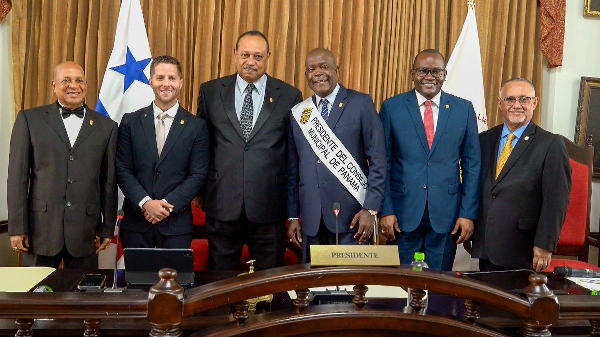 Este jueves se juramentó la nueva junta directiva del Consejo Municipal de Panamá para el periodo julio-diciembre 2025. Senén Mosquera como presidente y Mario Kennedy como vicepresidente.
