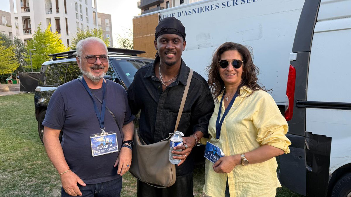 Aujourd’hui super ambiance au parc de la DS d’Asnieres-sur-Seine avec le DJ SELLIER et le rappeur BLACK’M… #Asnières, ville conviviale avec <a href="/maeschlimann/">Manuel Aeschlimann</a>