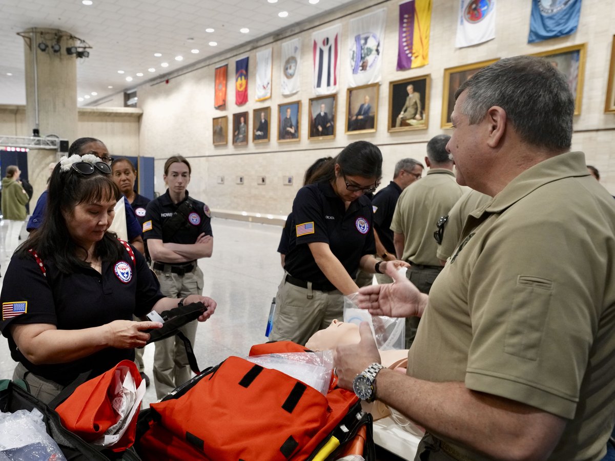 ASPRgov's tweet image. When America celebrates its #IndependenceDay, ASPR will provide medical support at the #4thofJuly celebration in downtown DC. Go behind-the-scenes with our responders from the National Disaster Medical System to see how they prepare.