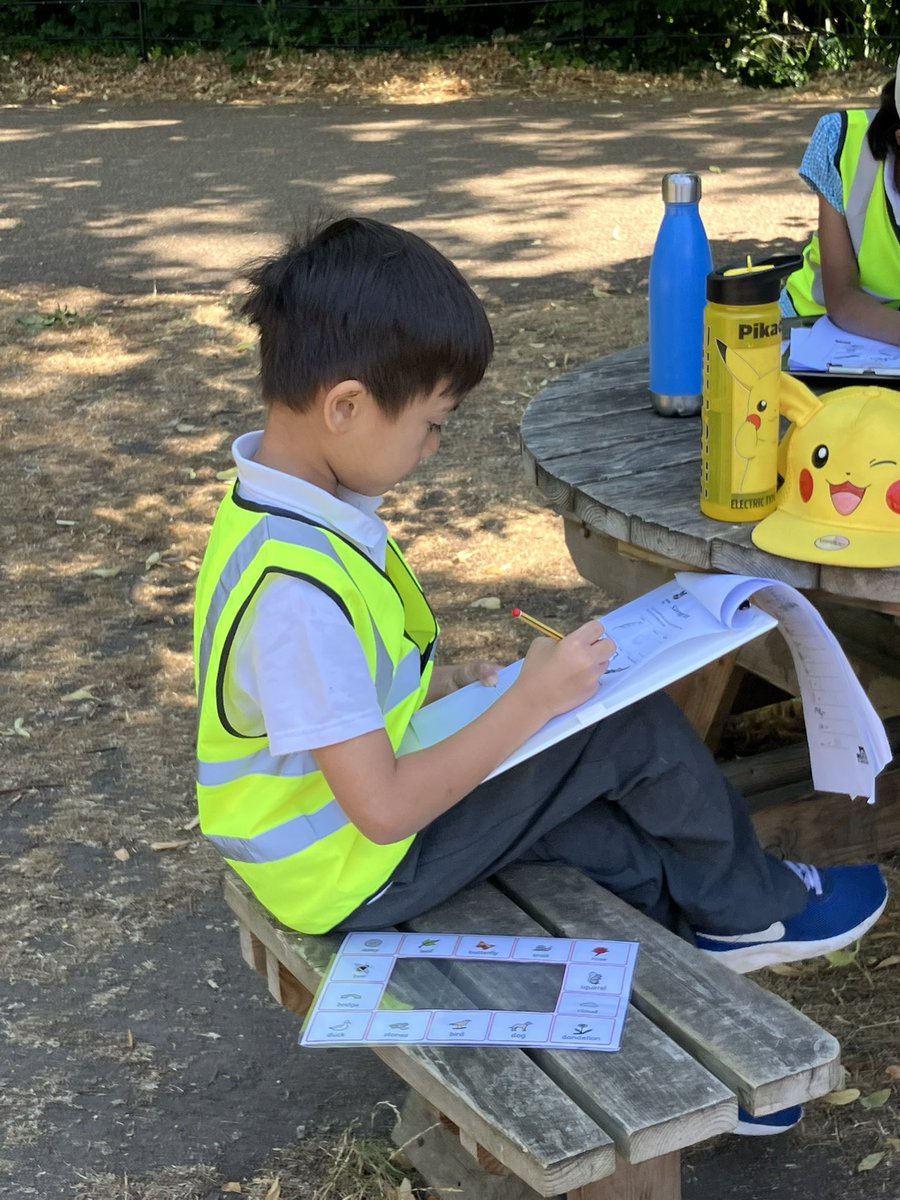 ManorParkSchSM1's tweet image. Year 1 loved exploring the plants and trees at Morden Hall Park today. They used viewfinders to spot different species and made an observational drawing of a plant of their choice. 🔍🌿 #WeAreLEO #MPPAscience