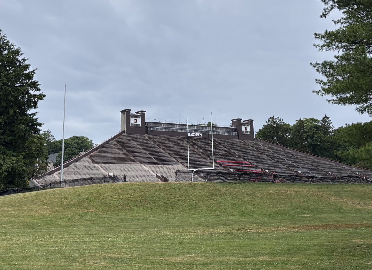 ColtonLess's tweet image. Last week’s college roadshow was extremely exciting! I’d like to thank @BrownU_Football for having me out to camp and to see the beautiful campus. The opportunity to receive your coaching tips and compete was greatly appreciated. 
@CoachBreiner @CoachPDeCapito @Berlin_Bears_FB…