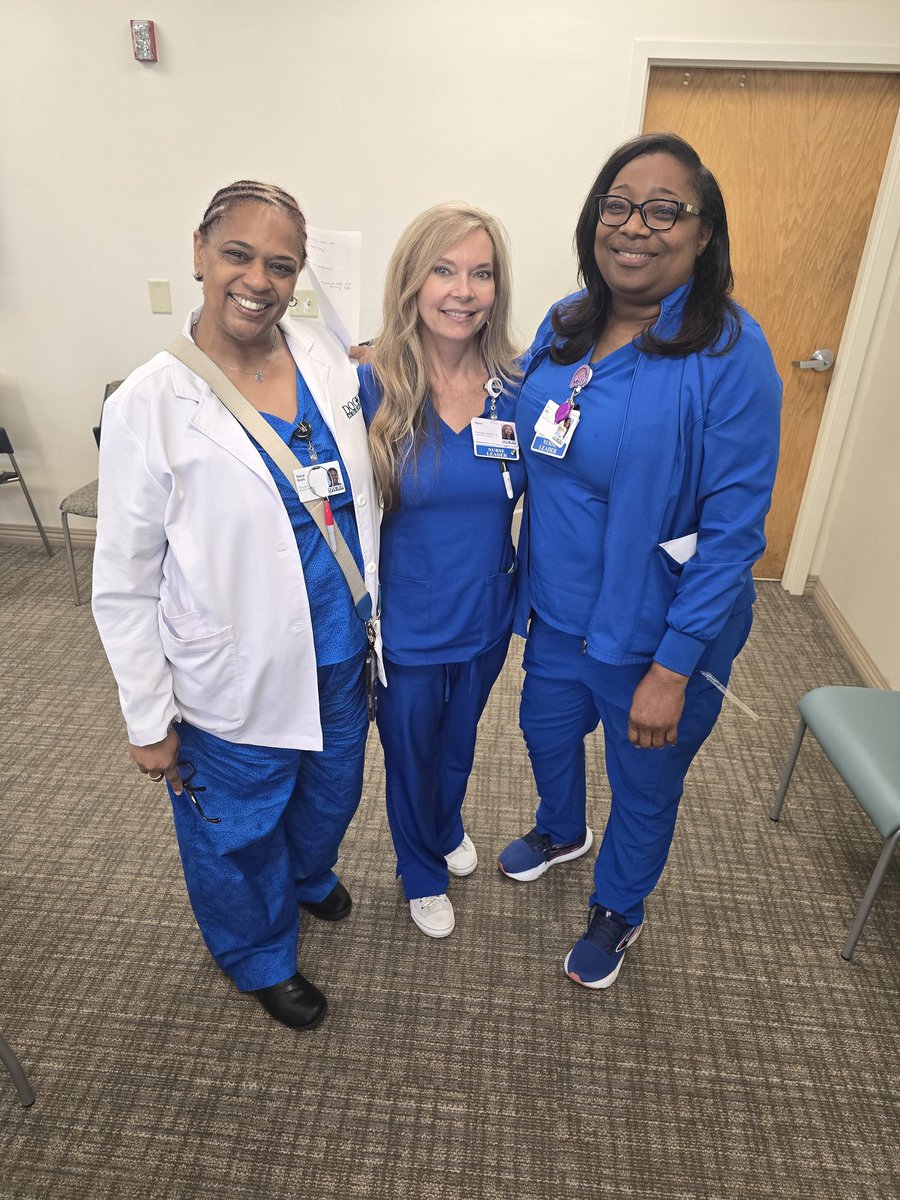 StacyTarver's tweet photo. The ICU crew is back together again......
#ManagersRock
#AllAboutTheGlow https://t.co/BDwBWif7Mh