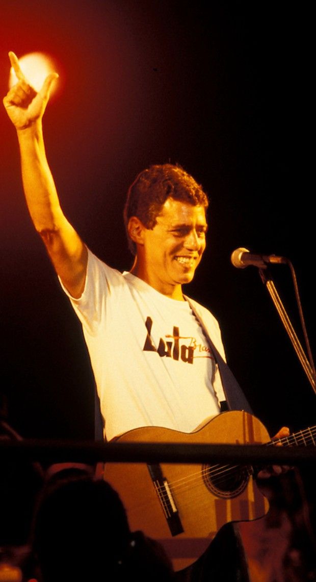 mpbacervoo's tweet image. BABADO!!!⚠️
CHICO BUARQUE anuncia ter FEITO O L durante as eleições durante entrevista com acervy mpb