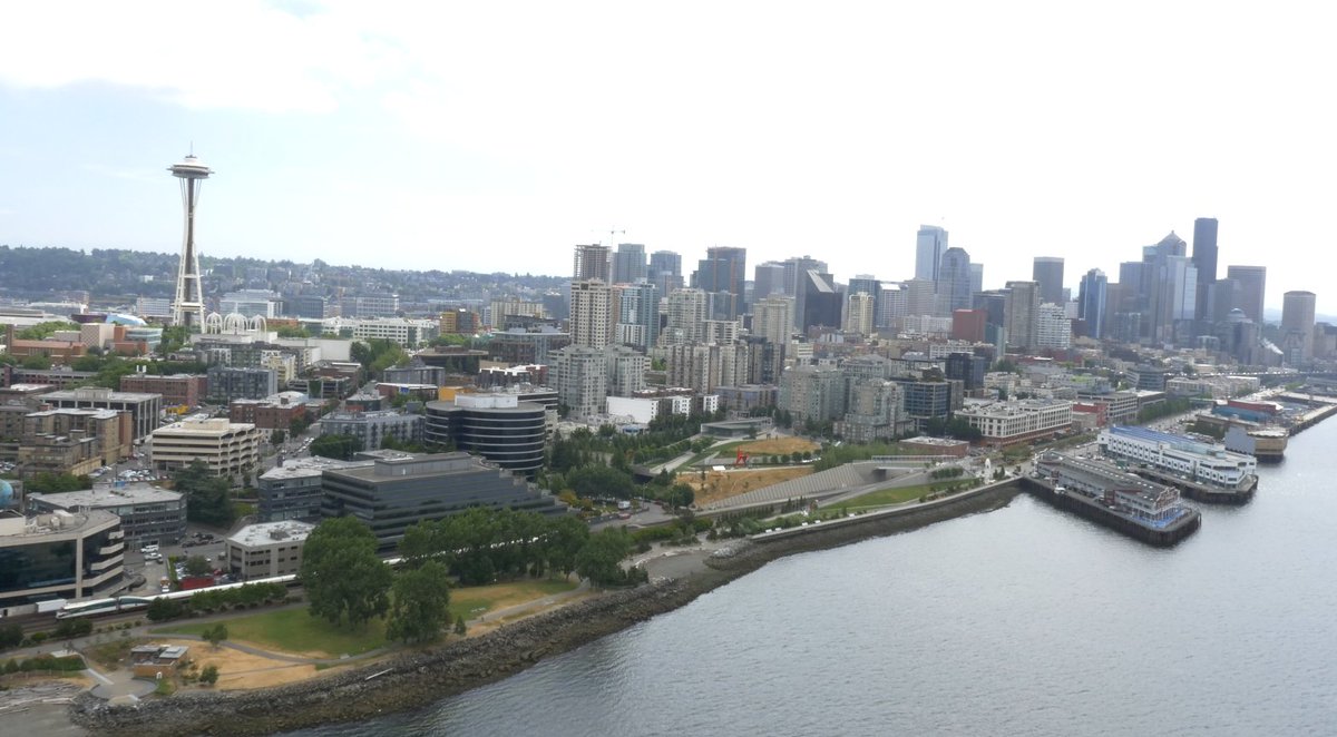 Amtrak_Cascades's tweet image. Here's a little Throw Back Thursday fun. Is TBT still a thing? We did a huge video shoot in 2016. We were able to capture these great scenes of the train heading south through Interbay and the Seattle waterfront. Enjoy the video! Canada➡️Seattle➡️Portland tinyurl.run/6JSQiL