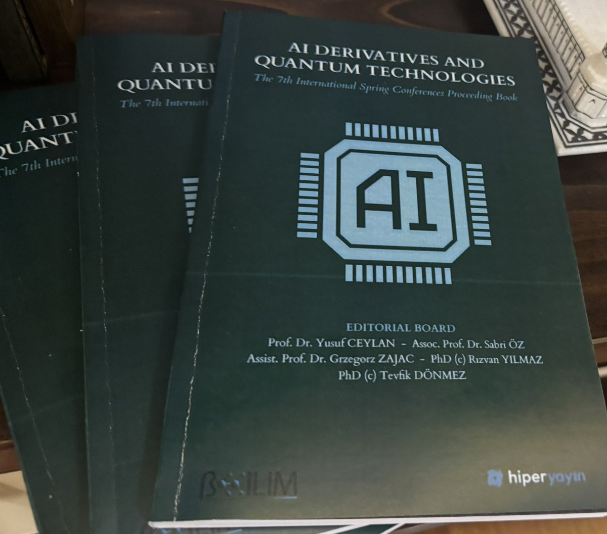 Tevfik DÖNMEZ (@tevfikdonmez1) on Twitter photo ⸻
📘 7. Uluslararası Bahar Konferansı Bildiriler Kitabı artık satışta!
Ana tema:“Yapay Zeka Türevleri ve Kuantum Teknolojileri”
Dünya çapından akademisyen ve uzmanların katkılarıyla hazırlanan bu kıymetli yayında yer almaktan gurur duyuyoruz
<a href="/IlimBeta/">BeTa İlim Derneği</a> <a href="/ozsabri/">Sabri Öz</a> <a href="/ridvanyilmazHR/">Rıdvan Yılmaz</a> ⸻
📘 7. Uluslararası Bahar Konferansı Bildiriler Kitabı artık satışta!
Ana tema:“Yapay Zeka Türevleri ve Kuantum Teknolojileri”
Dünya çapından akademisyen ve uzmanların katkılarıyla hazırlanan bu kıymetli yayında yer almaktan gurur duyuyoruz
<a href="/IlimBeta/">BeTa İlim Derneği</a> <a href="/ozsabri/">Sabri Öz</a> <a href="/ridvanyilmazHR/">Rıdvan Yılmaz</a>