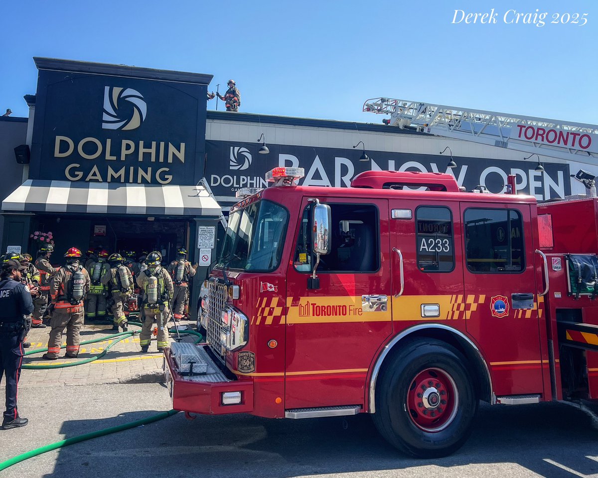 DerekCraiggers's tweet photo. #Toronto Firefighters on scene of a 2 alarm fire at Dolphin Gaming on Eglinton Ave in Scarborough this afternoon. The fire was quickly knocked down and no injuries were reported 

@TPFFA @Toronto_Fire @TFSJessop https://t.co/g3IgMSB2q7