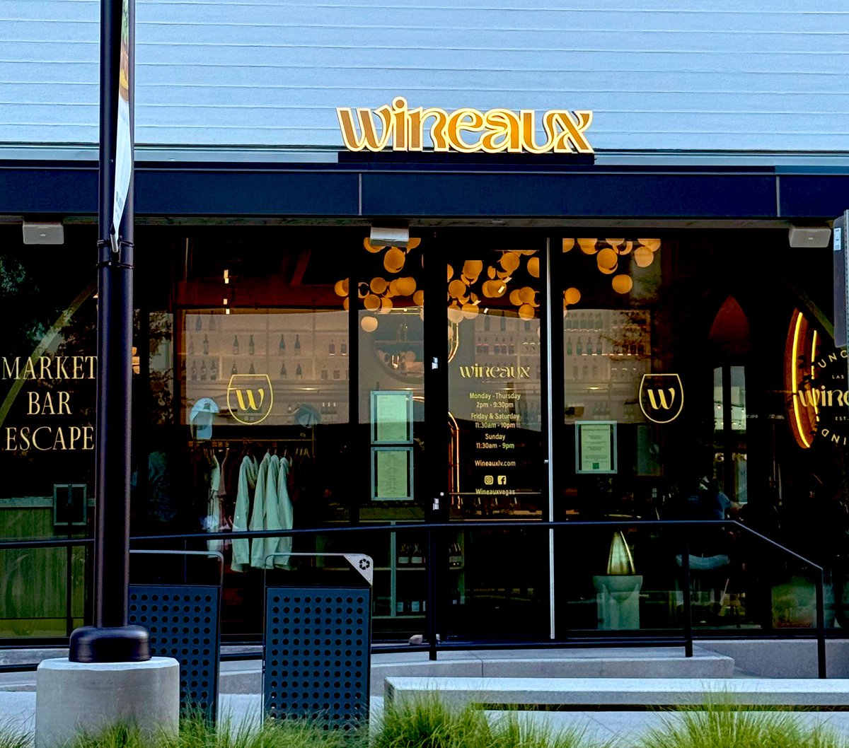 eatinglasvegas's tweet photo. Two restaurants; a boatload of amazing apps; foie gras from the gods; 4 wines; 1 brand new steakhouse + a tasty sirloin…
…or as we call it: Wednesday at #Wineaux.
#RareSociety
#Uncommons
🦆🥩🍷🍾🥂😋
@EatTalkRepeat https://t.co/ksIheEovis