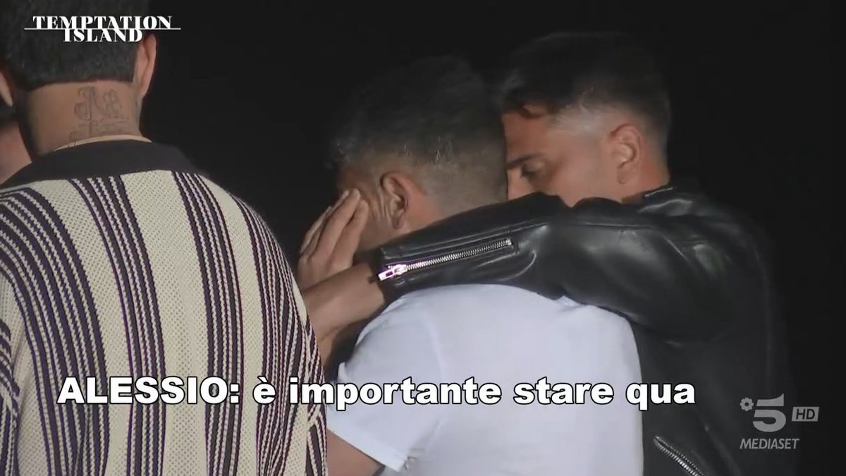 STA PIANGENDO PERCHÉ PER LUI È IMPORTANTE STARE A TEMPTATION IO PENSAVO SI FOSSE PENTITOOOOOOOOOO