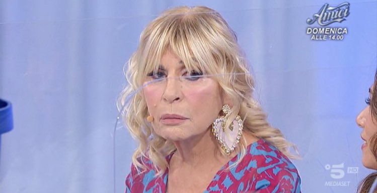 Ma questa scena di Antonio che implora Alessio in lacrime di tornare dentro ma cosa stiamo guardando questo è un delirio #tempationisland