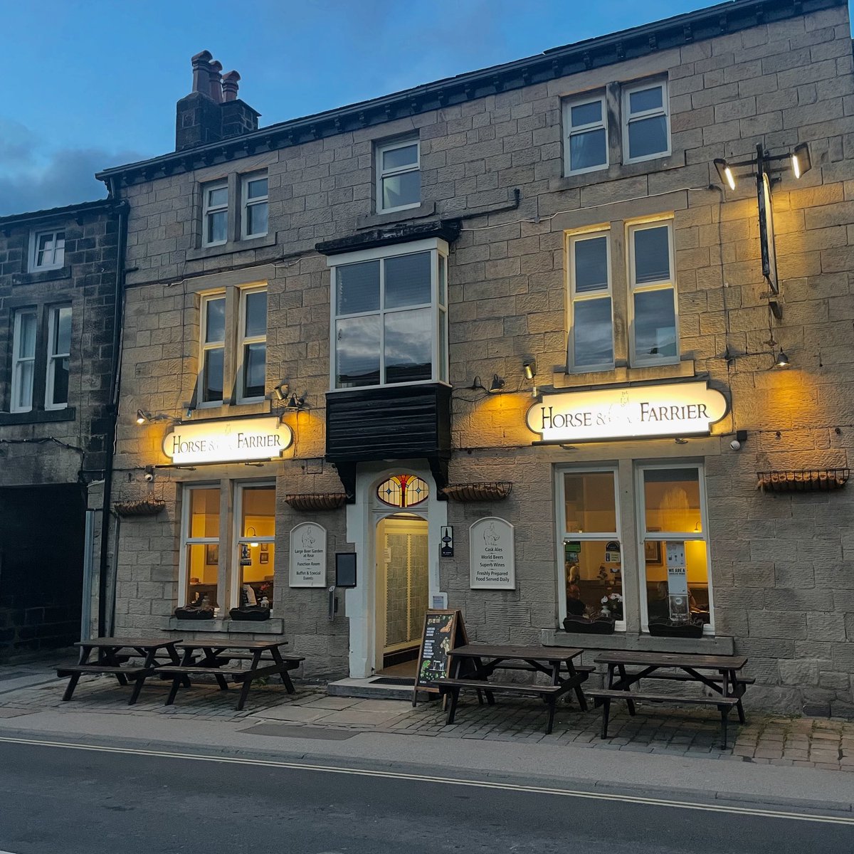 Pub number three on the #OtleyPubClub July social, the excellent <a href="/brewyorkbeer/">Brew York</a> . On the excellent #openmic night too! Always a great night!🎵🎶🍻

#famouspubtown #Otley #pubs #BrewYork 

brewyork.co.uk/venues/horse/