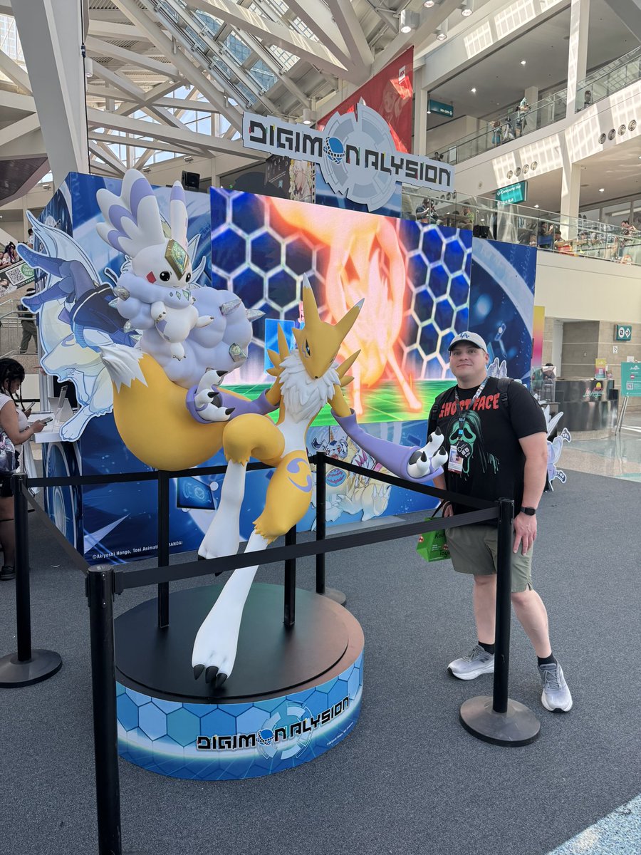 dane1717's tweet photo. @DIGIMON_ALYSION  #AnimeExpo https://t.co/M4dSTh0iKM