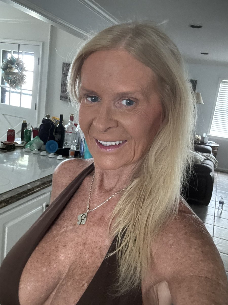 The party has started , lots of fun times w our peeps ahead