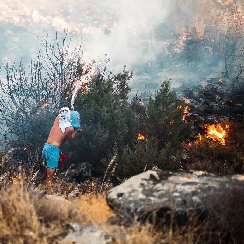 Türkiye uzun zamandır kaderine terk edilmiş. Uzun zamandır sahipsiz..

Bu görüntü de kanıtı.. #izmiryanıyor