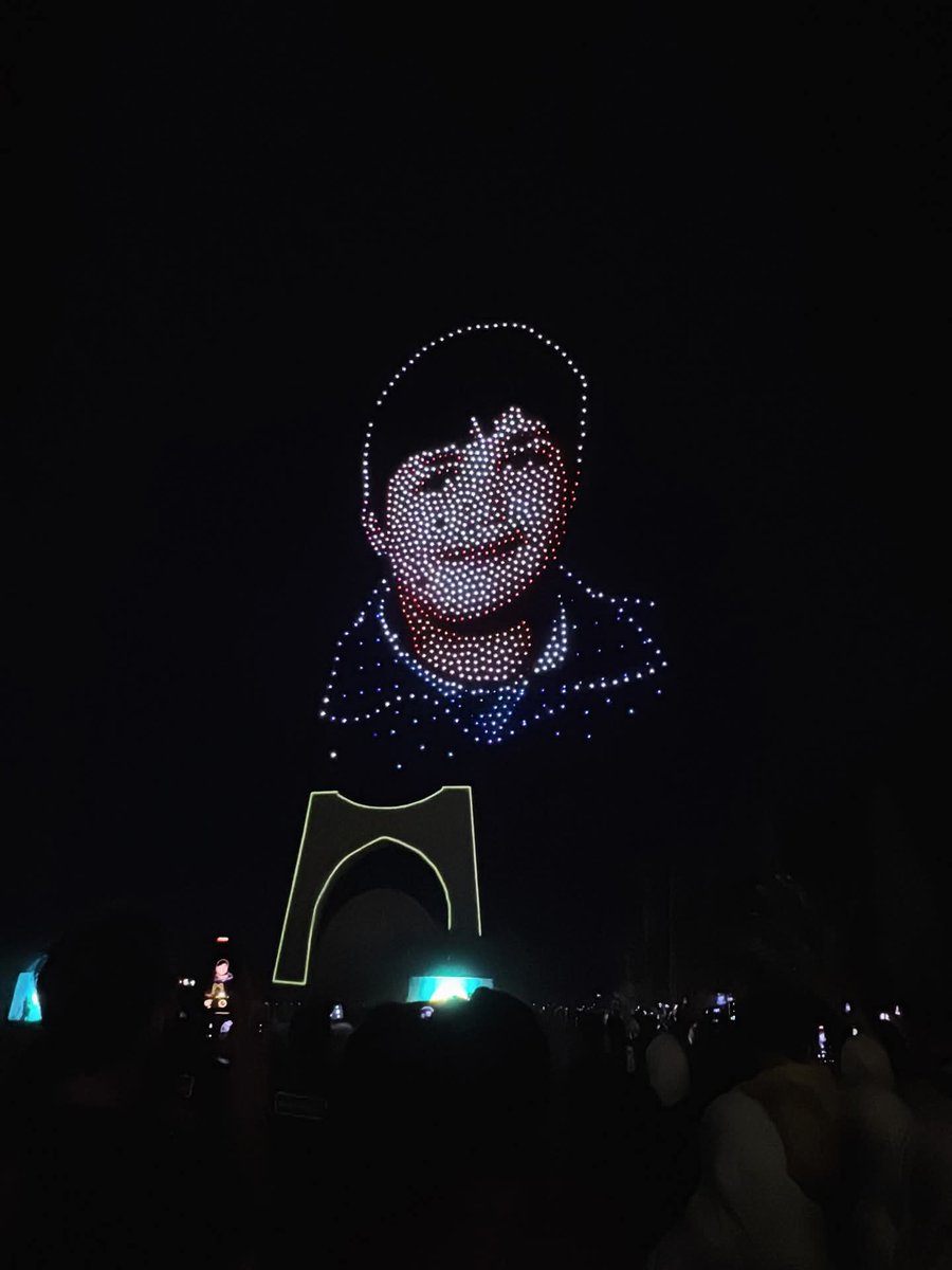 حمزة الخطيب
طبت حيًّا وميتًا، نحسَبُك عند الله شهيدًا.