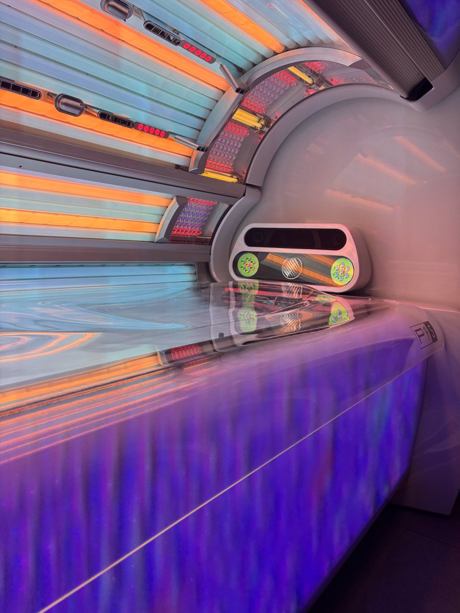 BOW SALON
ALL SUNBEDS NOW HAVE NEW TUBES PLEASE REDUCE YOUR MINUTES.. BED 4 is 🔥🔥🔥