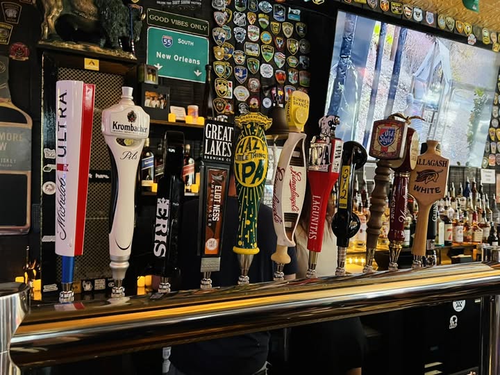 Dad's Place - A Chicago Gathering Spot tweet media