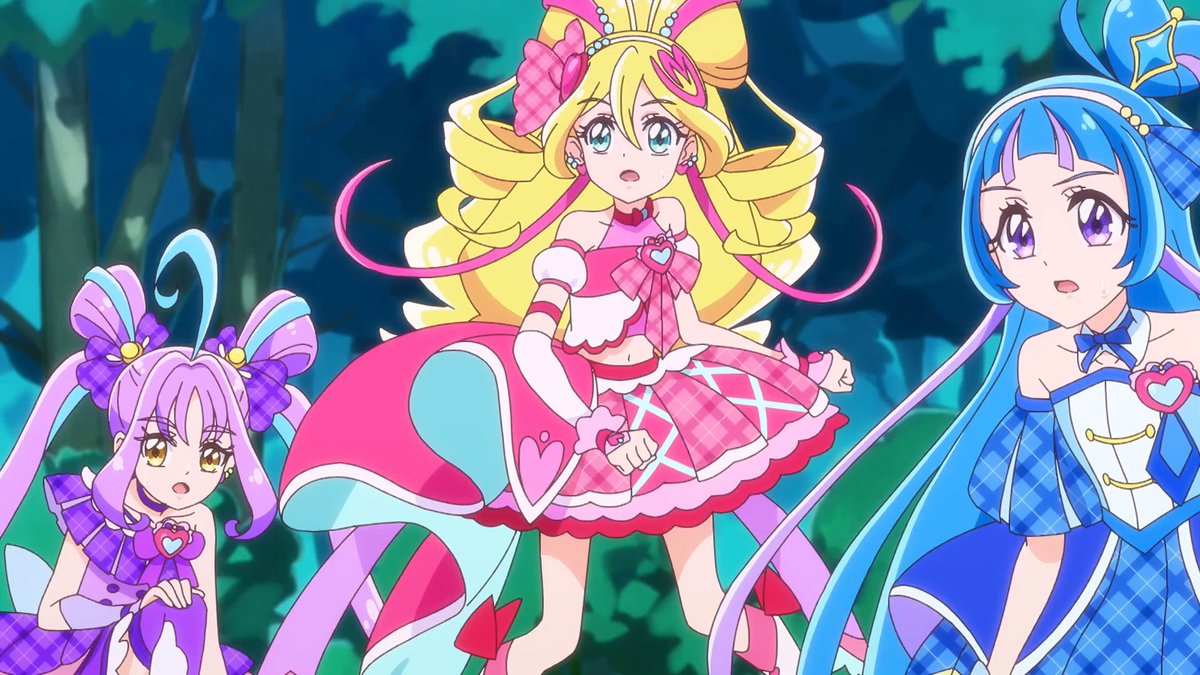 キミプリ 20話 

カッティンダーから攻撃を喰らってしまうキュアアイドル達。 

#ヒロピン