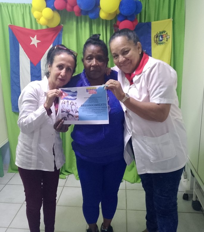 marinocfal's tweet photo. " Si te caes, levántate, si te duele sana, si te equivocaste aprende, pero sigue adelante"
Ese es tu ejemplo, así fue la despedida de nuestra Administradora, cumpliste la tarea 
🇨🇺🇻🇪
#CubaCoopera 
#CubaPorLaVida https://t.co/aaSbCYfr3q