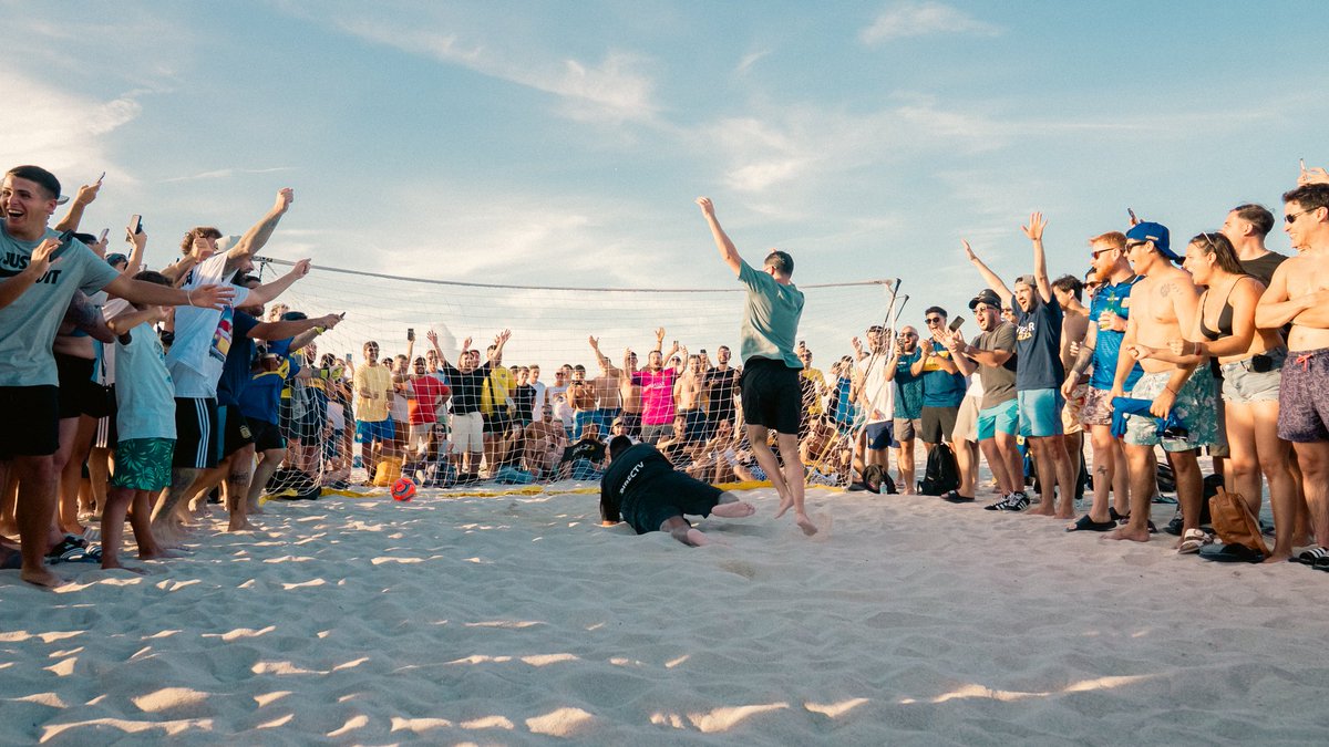 gbeder's tweet image. Fiesta del fútbol en la Florida