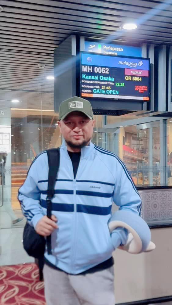 Solo travel to Osaka start malam tadi for 10 days . Bermusafir meniti susunan Nya . Solitude without toucing hand phone at all last night . Peace ! #jiwamerdeka #solitude #justtouchdownosaka