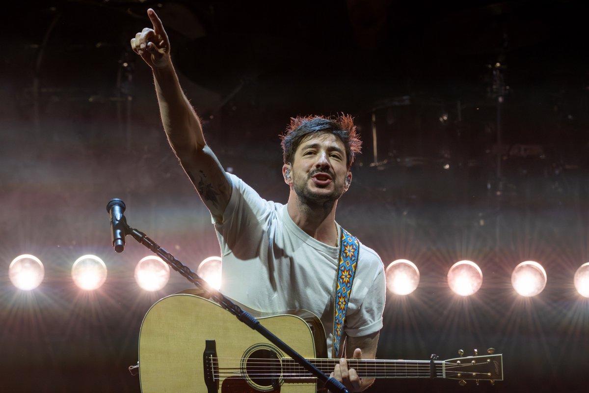 EricaPhotog's tweet image. .@MumfordAndSons performs on stage at #SPAC @livenationtoga #Saratoga