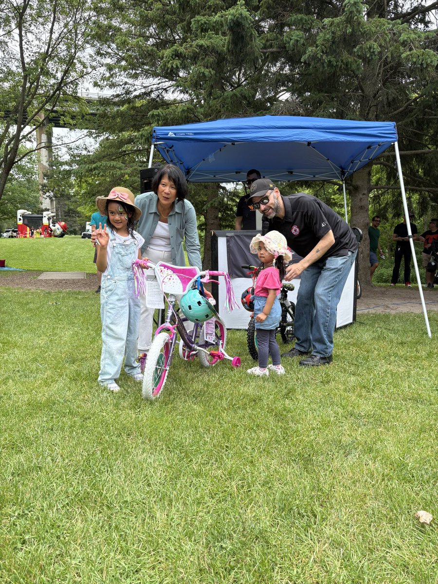 Thank you Local 416 members for showing up and bringing your loved ones to enjoy a great barbecue!  Special thanks to Mayor Olivia Chow and Councillor Rachel Chernos Lin for spending some time with us and addressing the hardworking members of Local 416.  

Congratulations to the
