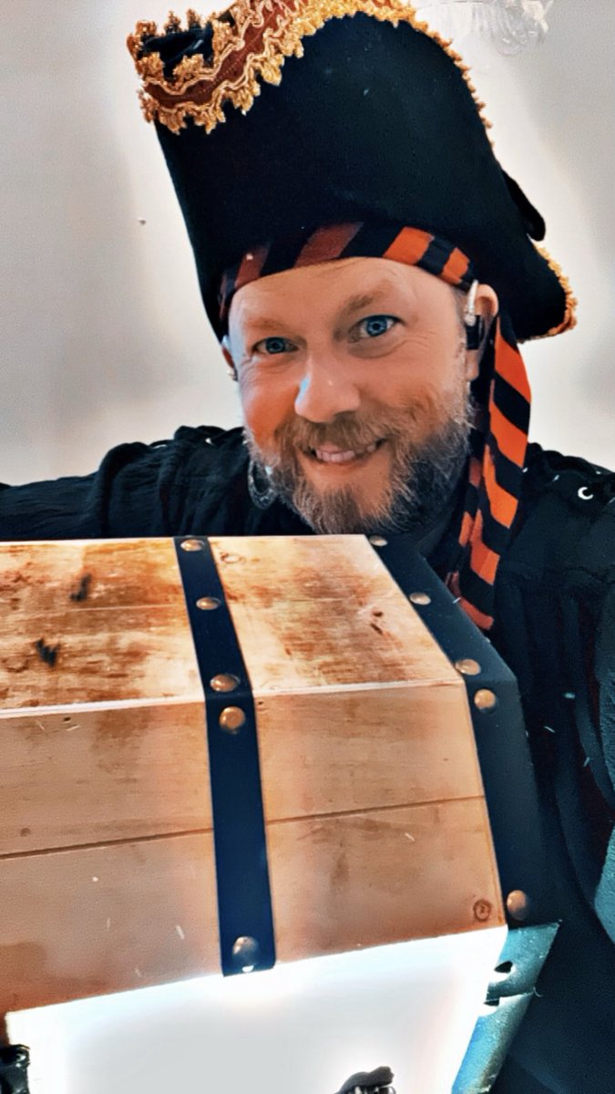 🏴‍☠️The Plunder Party 🏴‍☠️

Come get down in an interactive pirate theme party where you're bound to find amazing people! Also want a shot at a Shambugi Marble?! Tonight is the night!

twitch.tv/shambugi

If this post hits 25 Likes &amp; 25  RTs, giveaways unlock 🔓 here and on