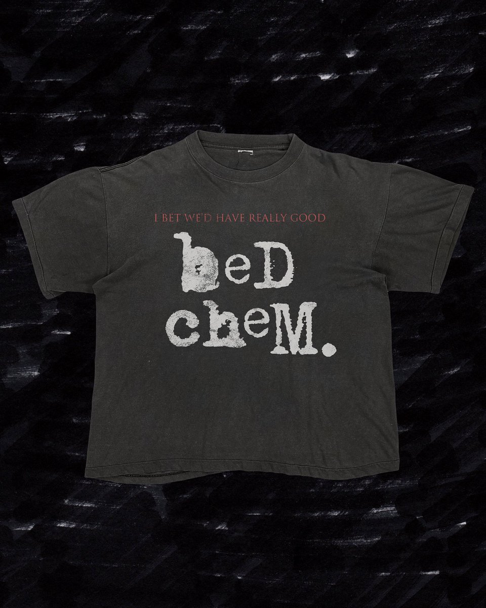 EMackenzie_Art's tweet image. lmao forgot to post here! The bed chem/my chem design no one asked for 🙂↕️ #mychemicalromance