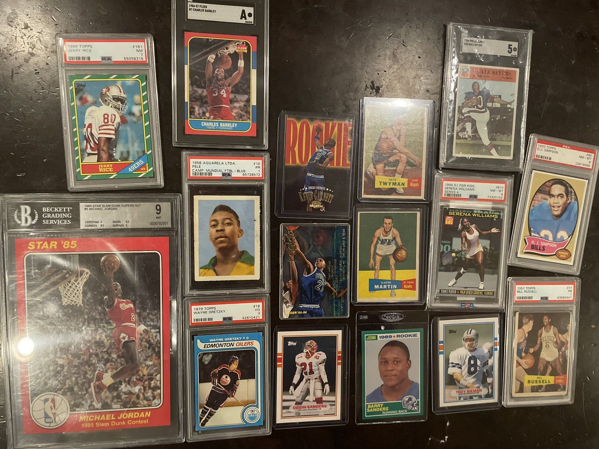 JohnnyVents25's tweet photo. @_AustinFinley_ @Strubanger13 This makes up the bulk of my PC, HOF Rookies https://t.co/XeXzbiaVL4