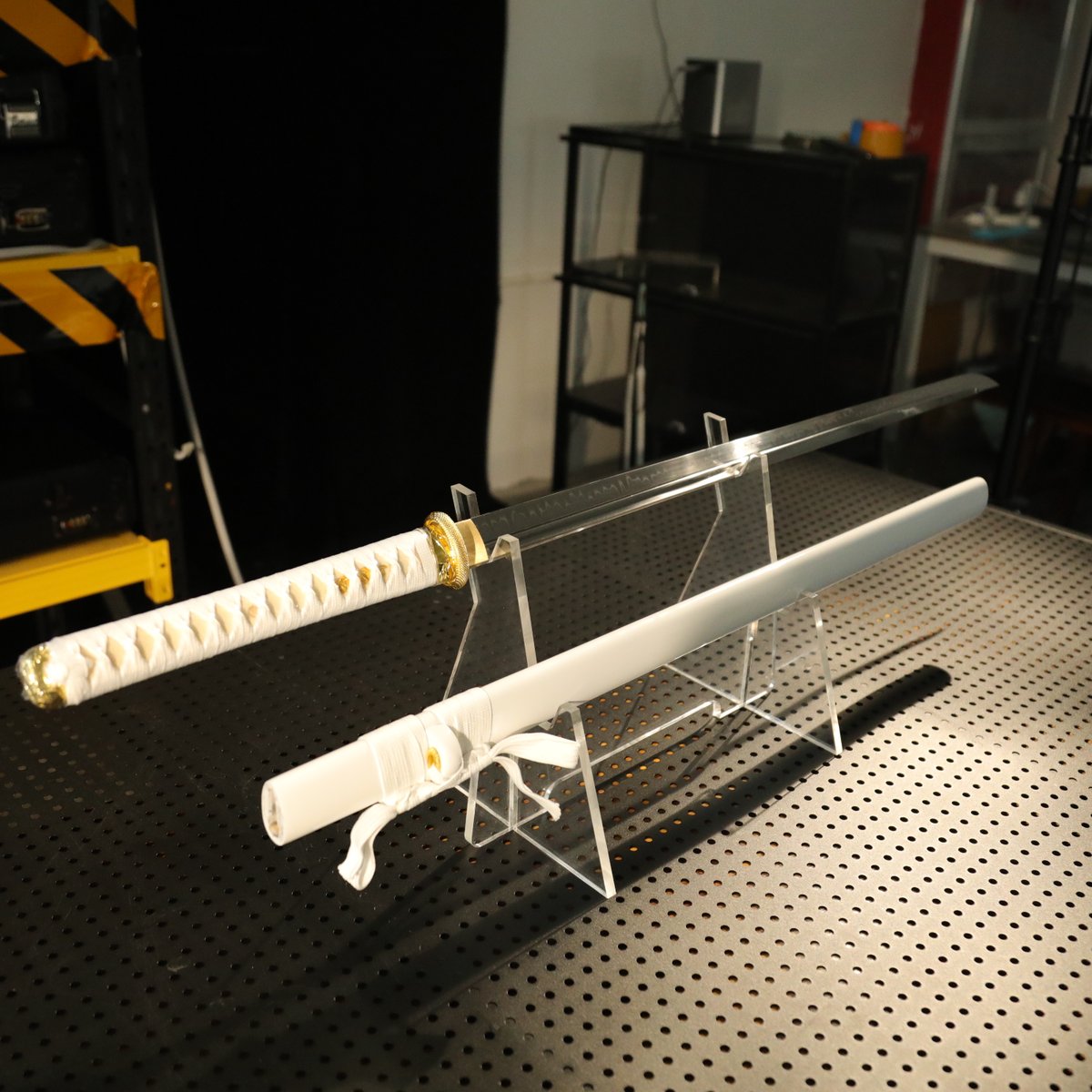 KojimaBlades's tweet photo. WIP custom katana for Robert https://t.co/RaM2WR9v3o