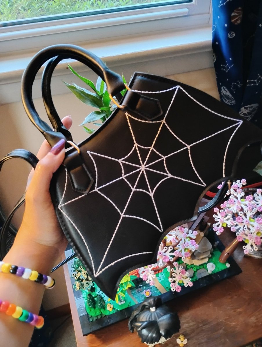 Found this bag at market,I'm totally gonna decorate this with Naraku pins badges and charms!