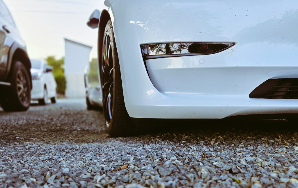 NidaMitsunari's tweet image. モデル3にフルタップ車高調（TEIN FLEX Z）を導入！
EDFCで車内から減衰力調整も可能で、気に食わなかった突き上げ感もようやく改善できた！！
#Tesla #テスラ #model3 #Tein #車高調