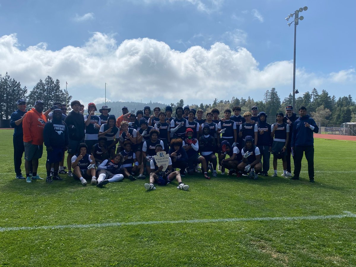 aaroncrone11's tweet photo. Had a great time competing today at the King of the Mountain 7 on 7 Tournament! Thank you to Coach @coachjoe7 for having us and putting on a great tournament! https://t.co/CQhySnn3sz