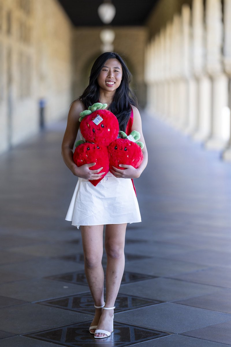 went to the farm to learn to grow berries 🍓🍓