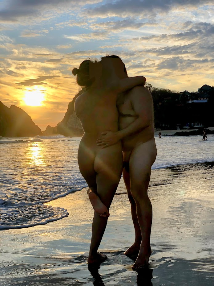 SwingerTuristas's tweet photo. ¿Listos para el viaje más swinger y romantico del año? 😈
#Zipolite2025 será solo para parejas y unicornios: hospedaje, cenas, playa nudista y muuucha interacción.
🗓️ Nov 20-23
MD para info 🔥
#DepaRojo #EstiloDepa #SwingerTrip https://t.co/y1m03Q05wd