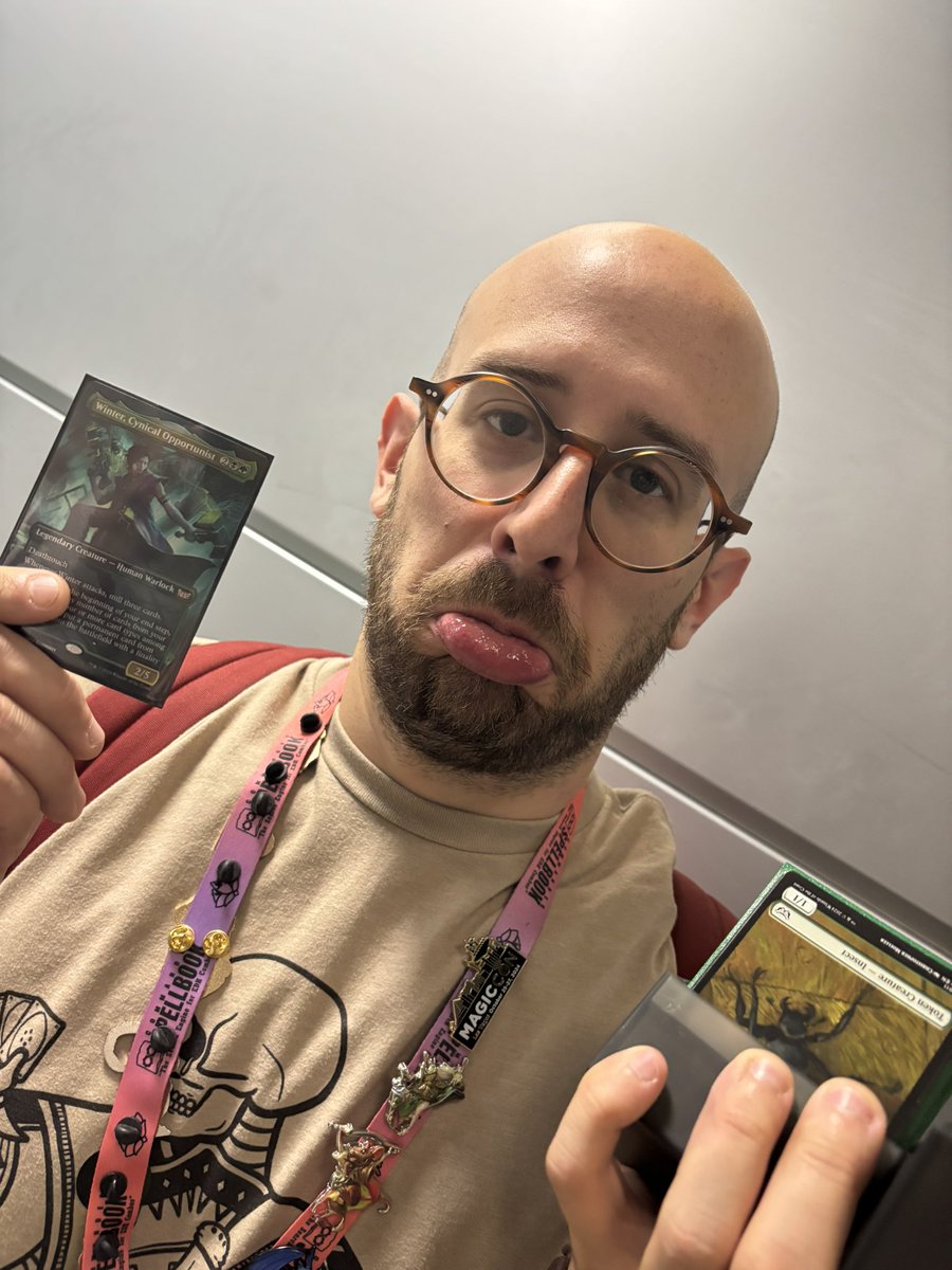 🚨LOST DECK ALERT!🚨

Someone left their Winter deck at our HSM meet up event!

We’ll have it with us tomorrow. Come find us at our meet and greet!