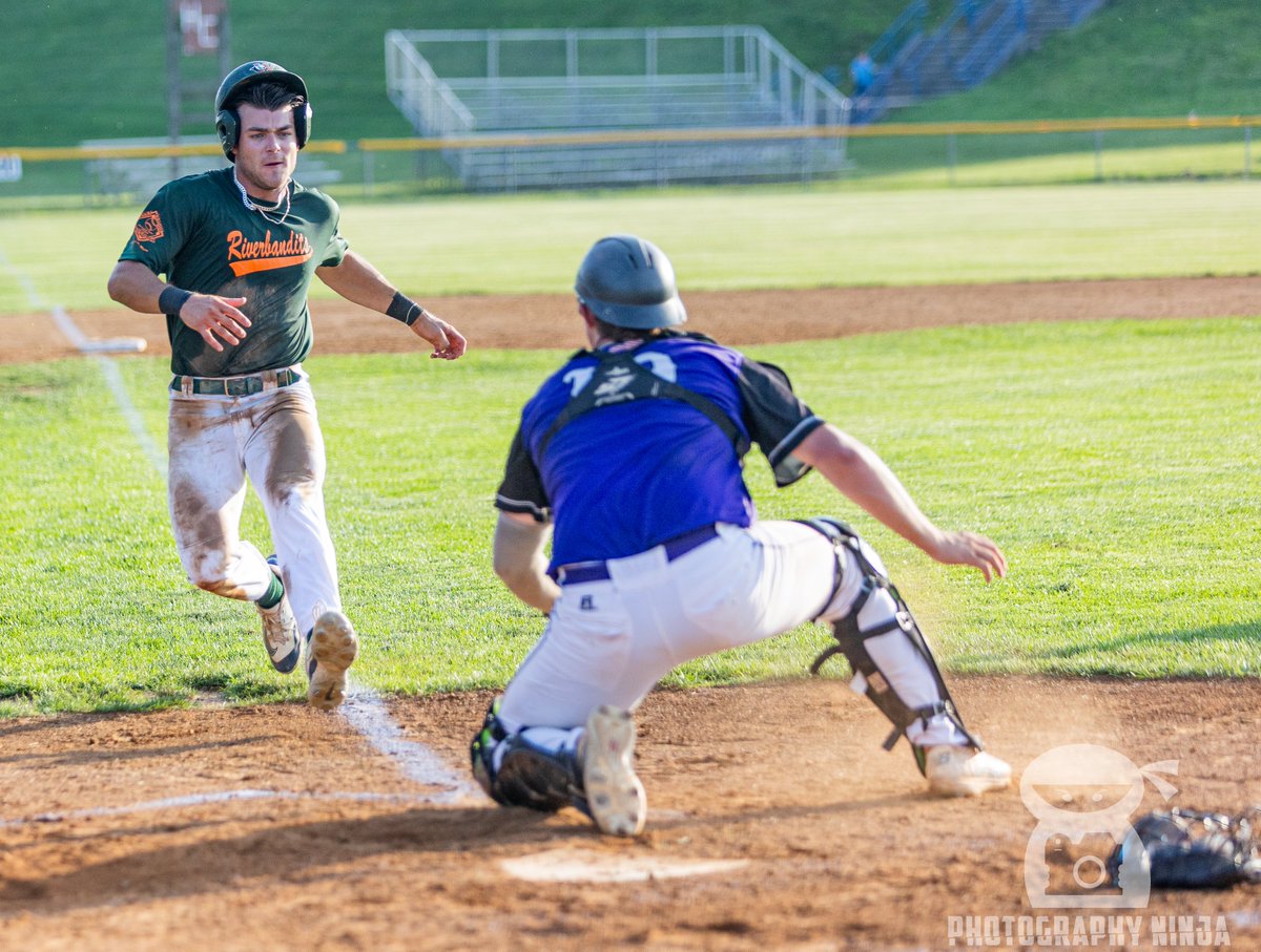 Electric atmosphere as the Woodstock River Bandits clash with the Strasburg Express! ⚡️⚾️ Check out the highlights from this unforgettable matchup!
photographyninja.smugmug.com/ValleyBaseball…