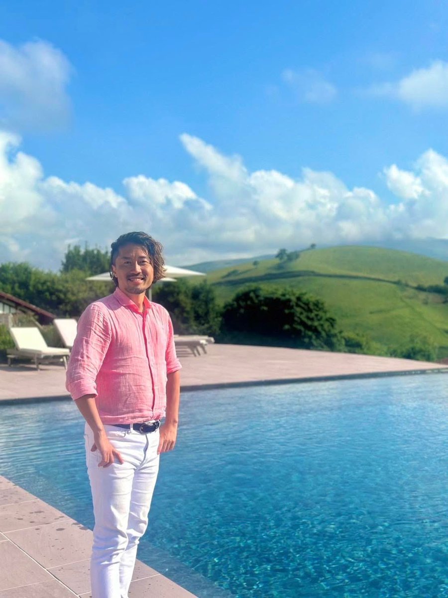 takeuchiryosuke's tweet image. 【南フランスの絶景ミシュランホテル「オーベルジュ オスタペ」に2泊しました】

スペインのサンセバスチャンから車で1時間ほど走り、南フランスのビダールレにある5つ星ホテル「オーベルジュ…