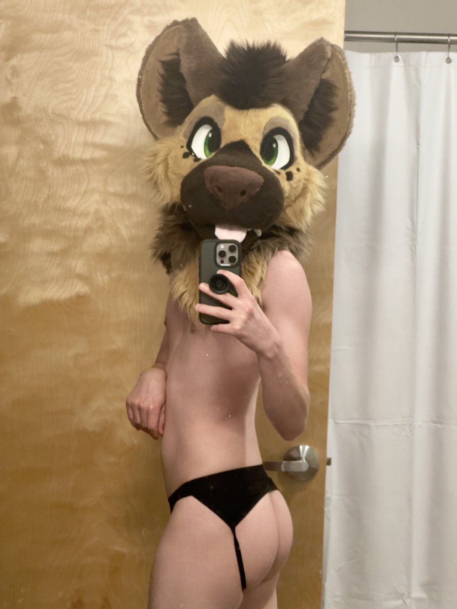 Adding to the horde of naked hyenas I’m seeing on my feed 😇