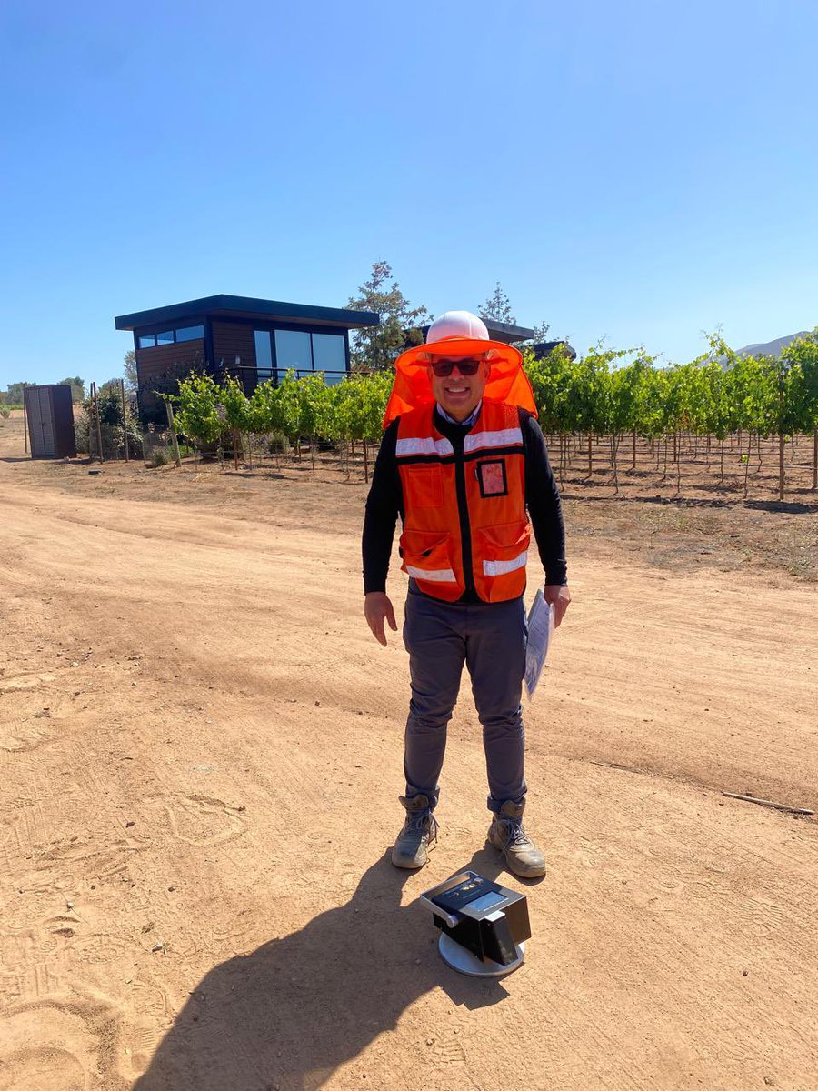 saintloyal's tweet image. Mediciones con densímetro electromagnético (EDG) en el Valle de Guadalupe, Baja California, México. 🇲🇽