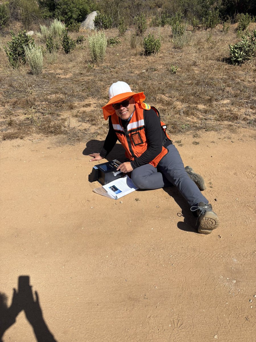 saintloyal's tweet image. Mediciones con densímetro electromagnético (EDG) en el Valle de Guadalupe, Baja California, México. 🇲🇽