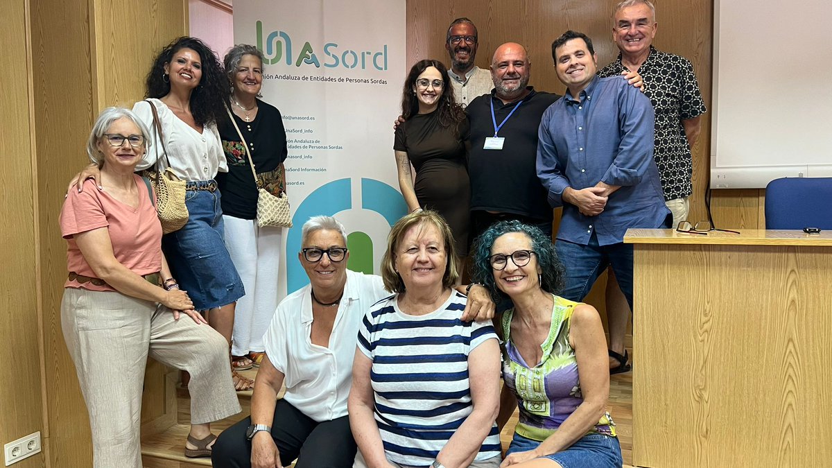 M10F, como entidad colaboradora de <a href="/UnaSord_info/">Unión Andaluza de Entidades de Personas Sordas</a>, participó hoy en su V Asamblea General en la sede de FACC en Atarfe. Destacó el interés de las asociaciones afiliadas por reforzar líneas de actuación que impulsen la participación de las personas #sordas a lo largo de su vida.