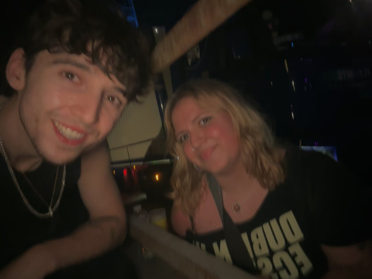 outserved eli and bobby and ryan outserved me (also met josh but i look SO bad)