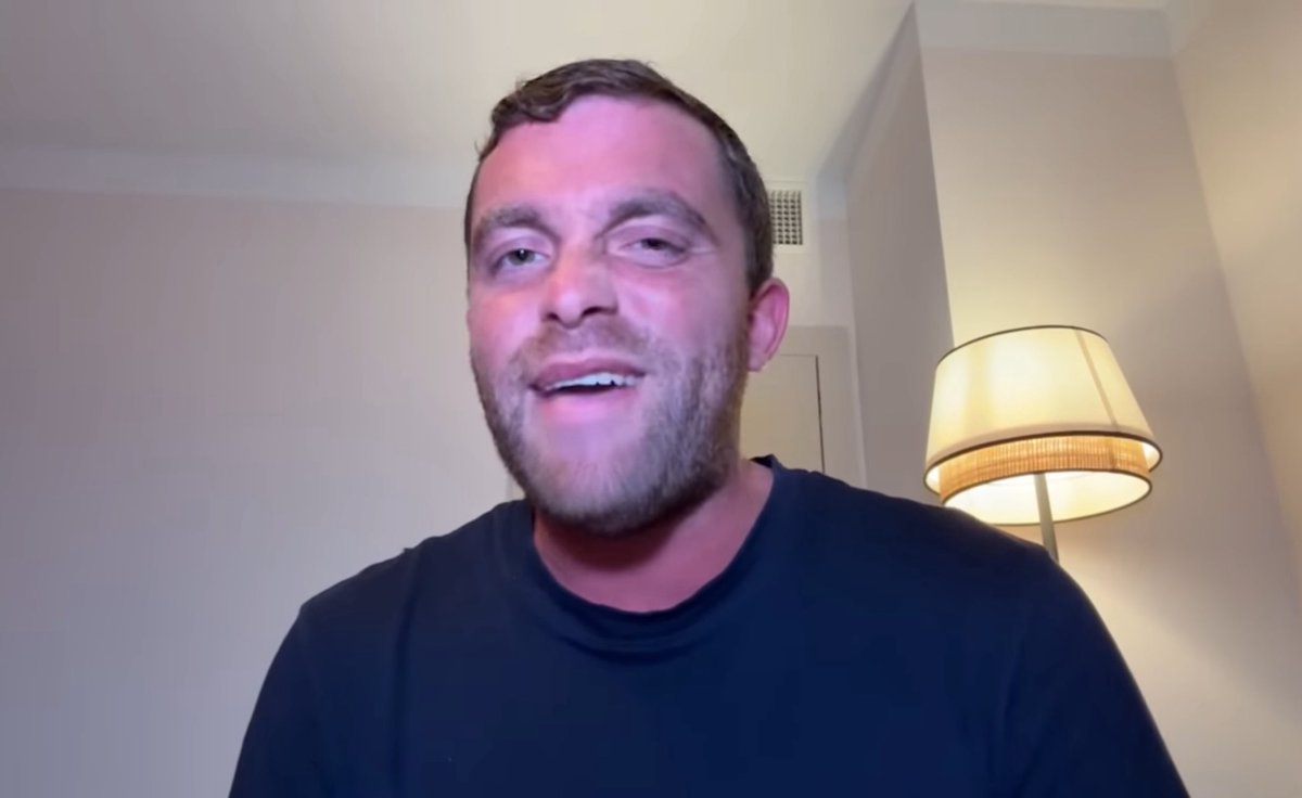 عمرو tweet media