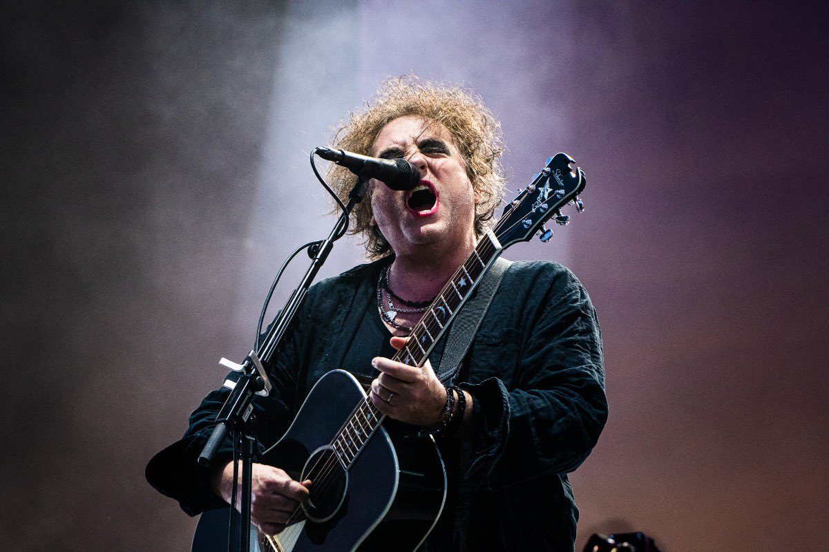 Ik kijk naar #Pinkpop op Nederland 3 en het kan me niet bekoren. ‘t Zal de leeftijd wel zijn. 

Wat was jouw mooiste, meest indrukwekkende Pinkpop-optreden? Voor mij was dat The Cure in 2019.